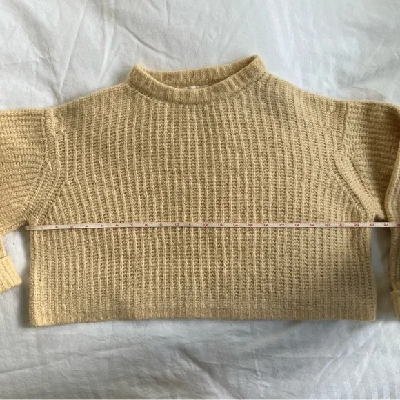 James Street Co Crop Textured Lowe in Butter - Picture 4 of 8